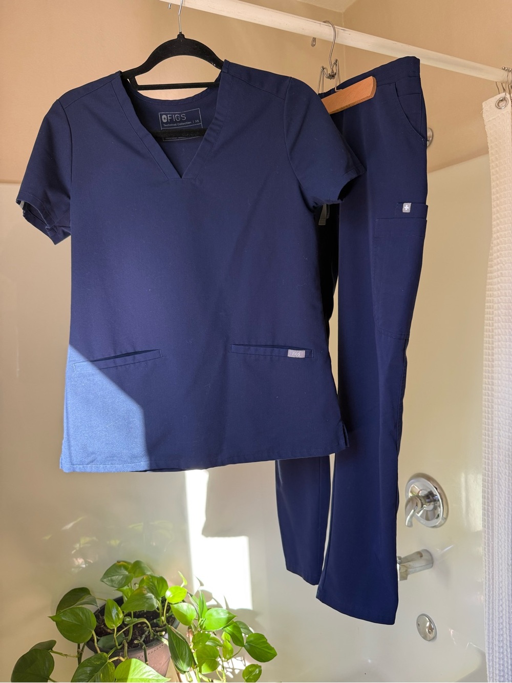 Figs Women’s Navy V-Neck Scrub Top and Jogger Pants